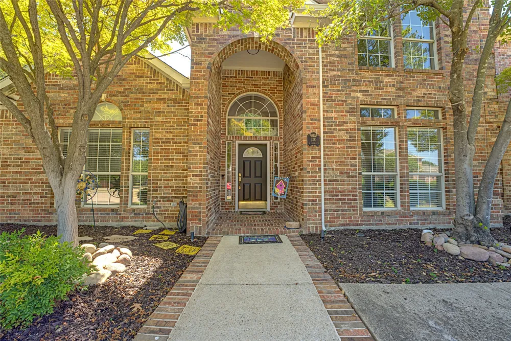 130 W Clubview Court Murphy, TX 75094
