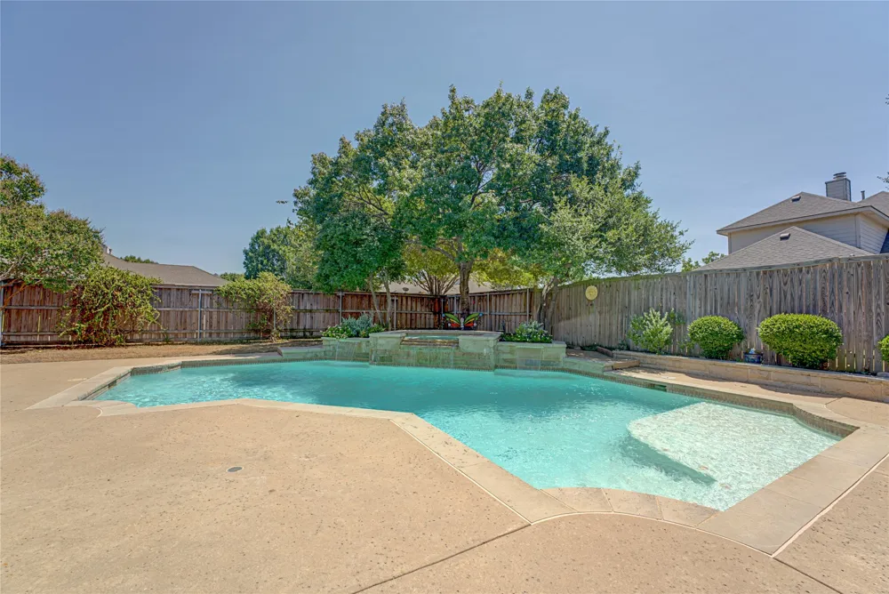 130 W Clubview Court Murphy, TX 75094