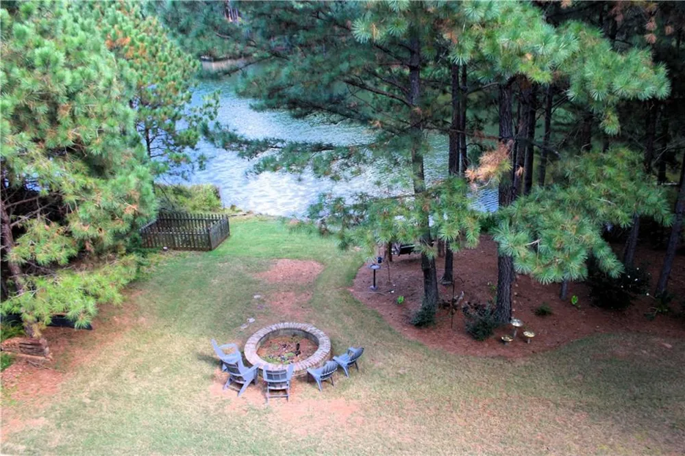 208 WESTBURY COURT Canton, GA 30114