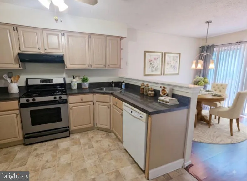 1402 TRISTRAM CIRCLE Mantua, NJ 08051