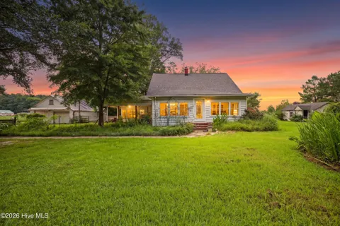 1303 Turnpike Road