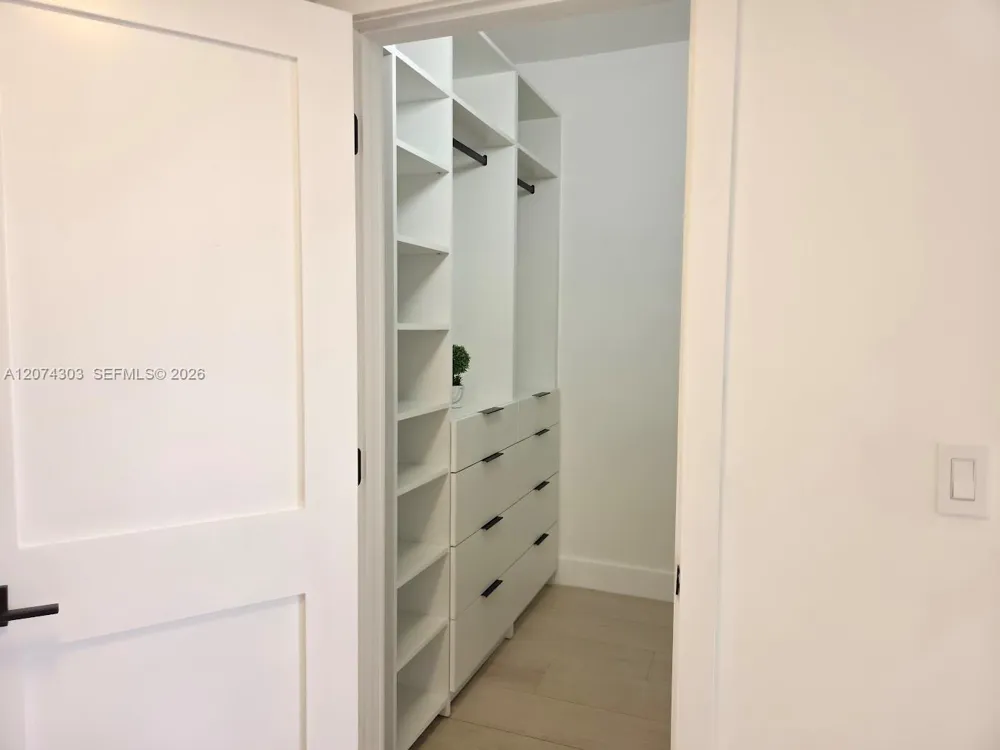 888 S Douglas Rd #1108 Coral Gables, FL 33134