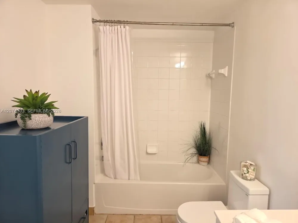 888 S Douglas Rd #1108 Coral Gables, FL 33134