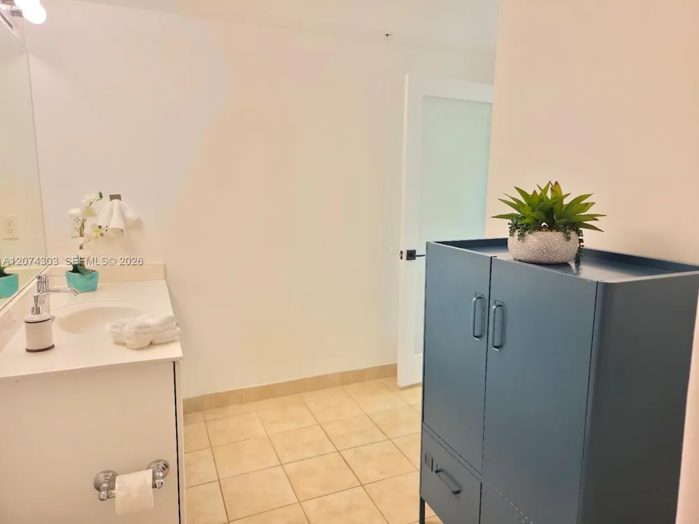 888 S Douglas Rd #1108 Coral Gables, FL 33134