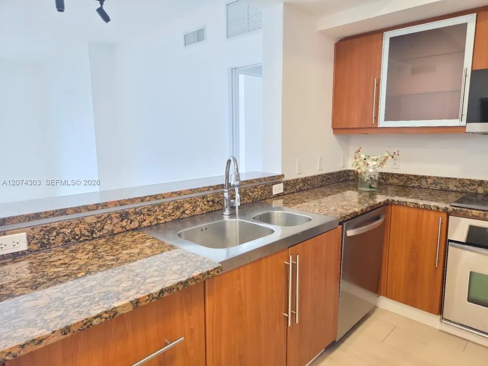 888 S Douglas Rd #1108 Coral Gables, FL 33134