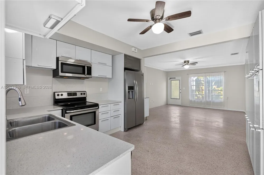 260 SW 31st Ct #260 Miami, FL 33135