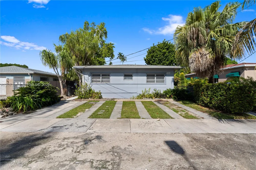 260 SW 31st Ct #260 Miami, FL 33135