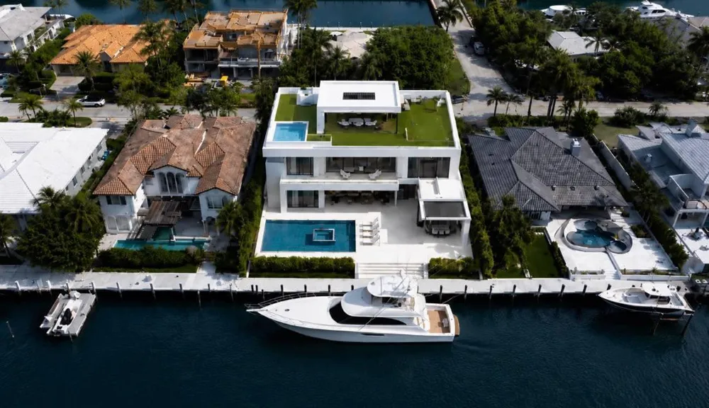 2542 LUCILLE DRIVE Fort Lauderdale, FL 33316