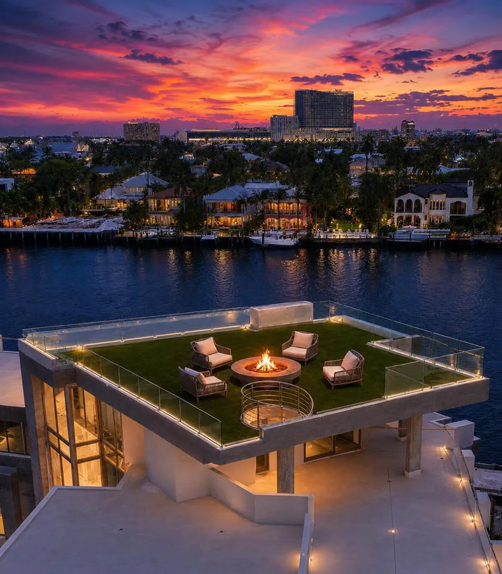 2542 LUCILLE DRIVE Fort Lauderdale, FL 33316
