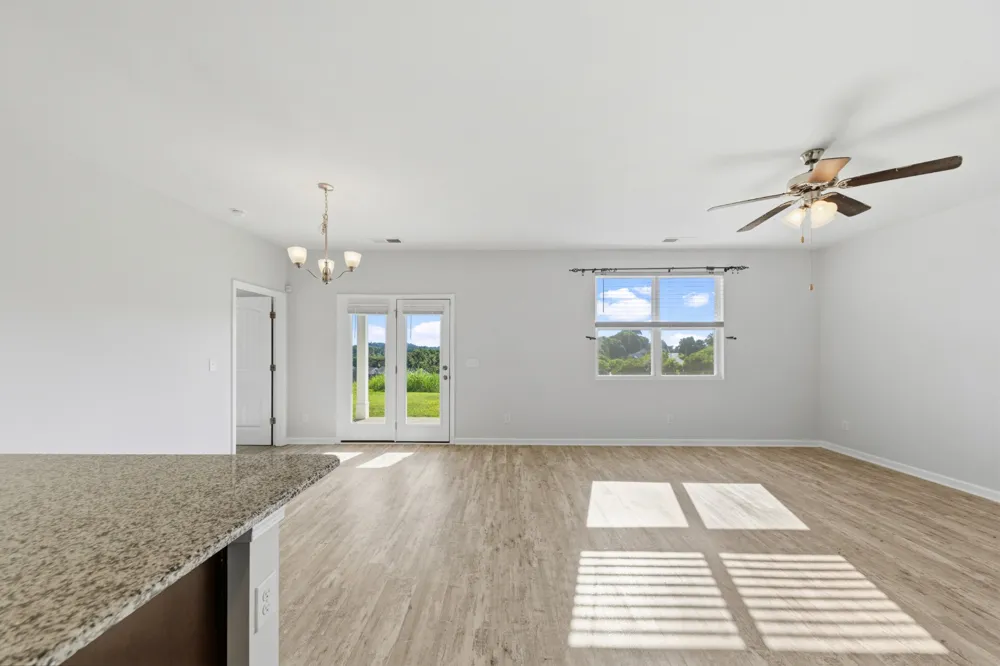 828 Foxdale Dr Columbia, TN 38401