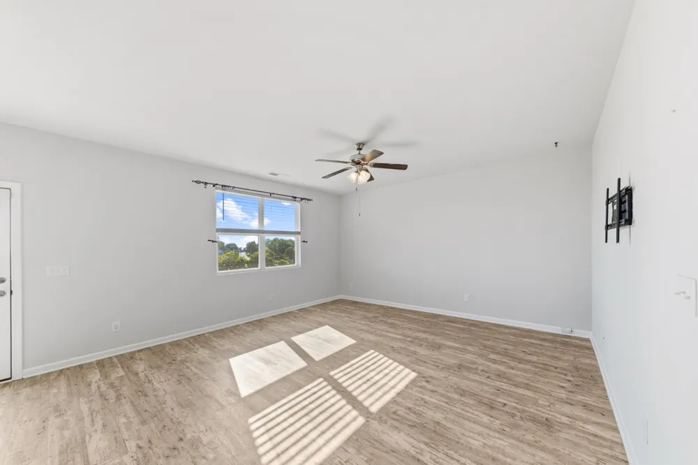 828 Foxdale Dr Columbia, TN 38401