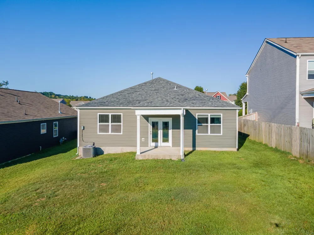 828 Foxdale Dr Columbia, TN 38401
