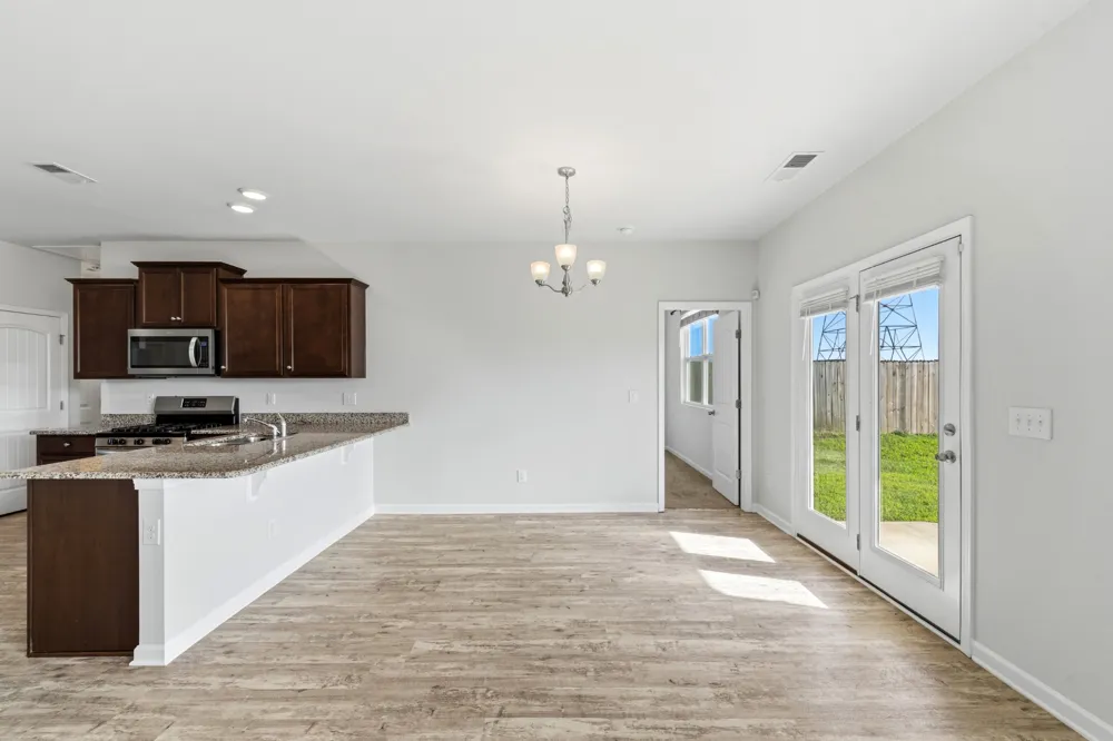 828 Foxdale Dr Columbia, TN 38401
