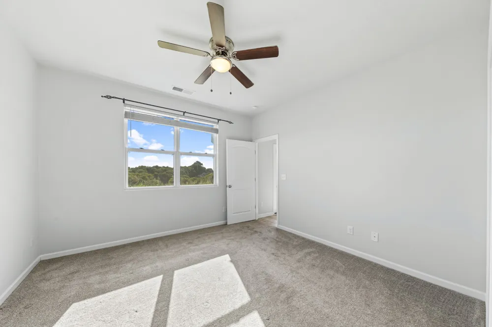 828 Foxdale Dr Columbia, TN 38401