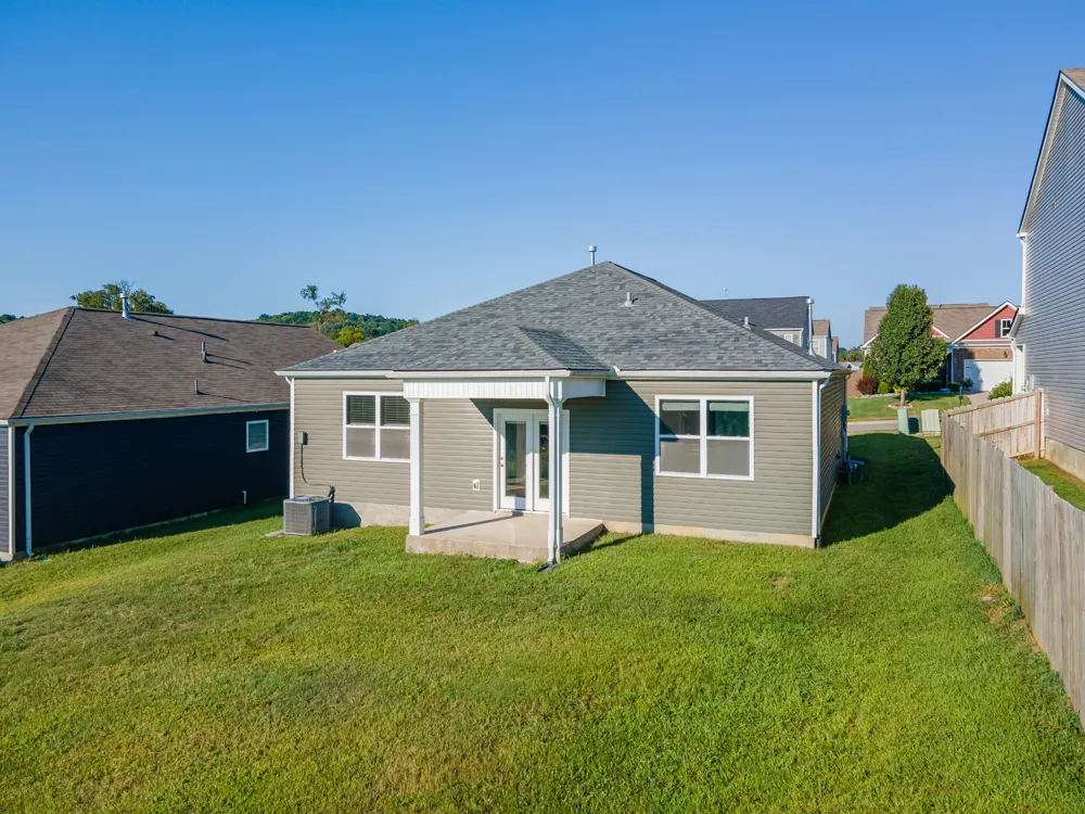 828 Foxdale Dr Columbia, TN 38401