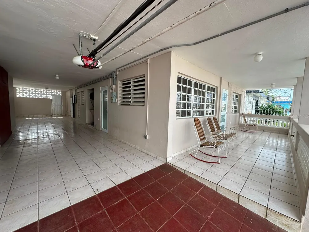 AH 19 JARDINES DE COUNTRY CLUB Carolina, PR 00979