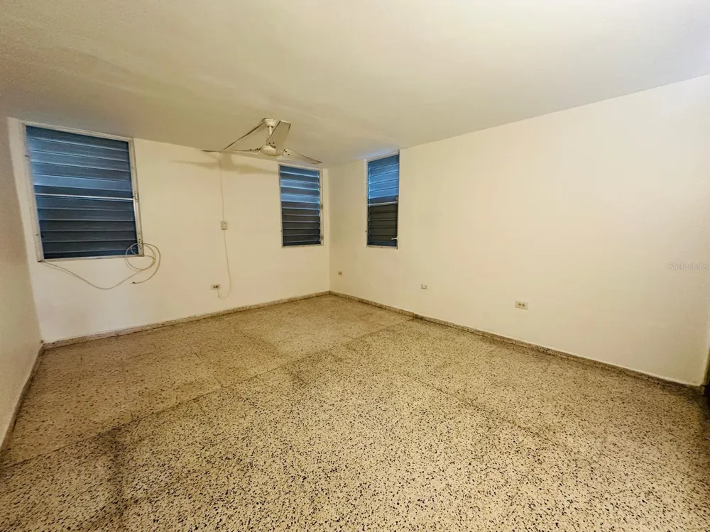 AH 19 JARDINES DE COUNTRY CLUB Carolina, PR 00979