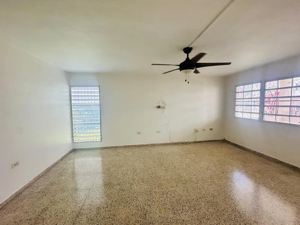 AH 19 JARDINES DE COUNTRY CLUB Carolina, PR 00979