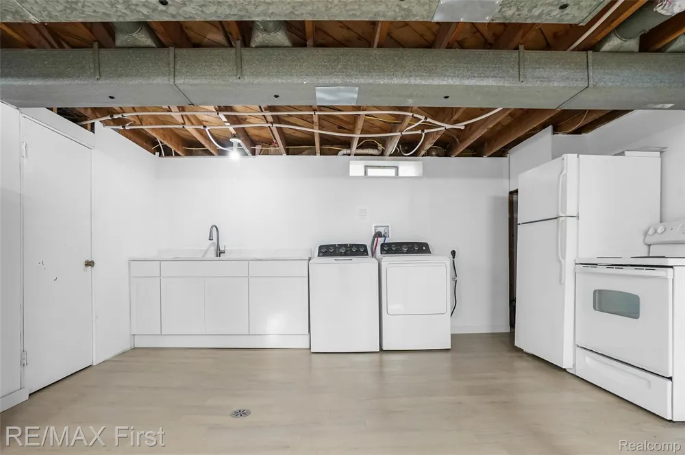23037 Hoffman Street St Clair Shores City, MI 48082