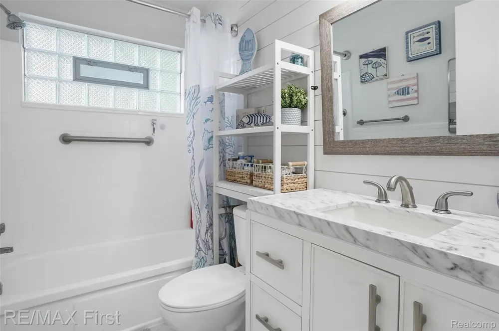 23037 Hoffman Street St Clair Shores City, MI 48082
