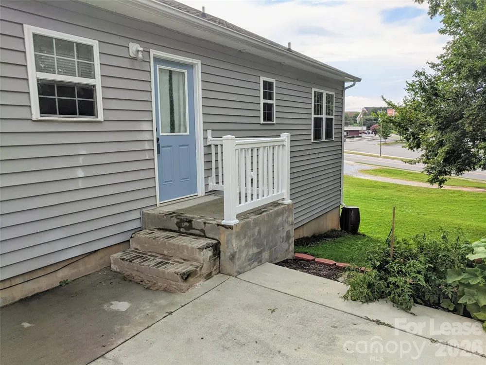 322 Clover Street Mooresville, NC 28115