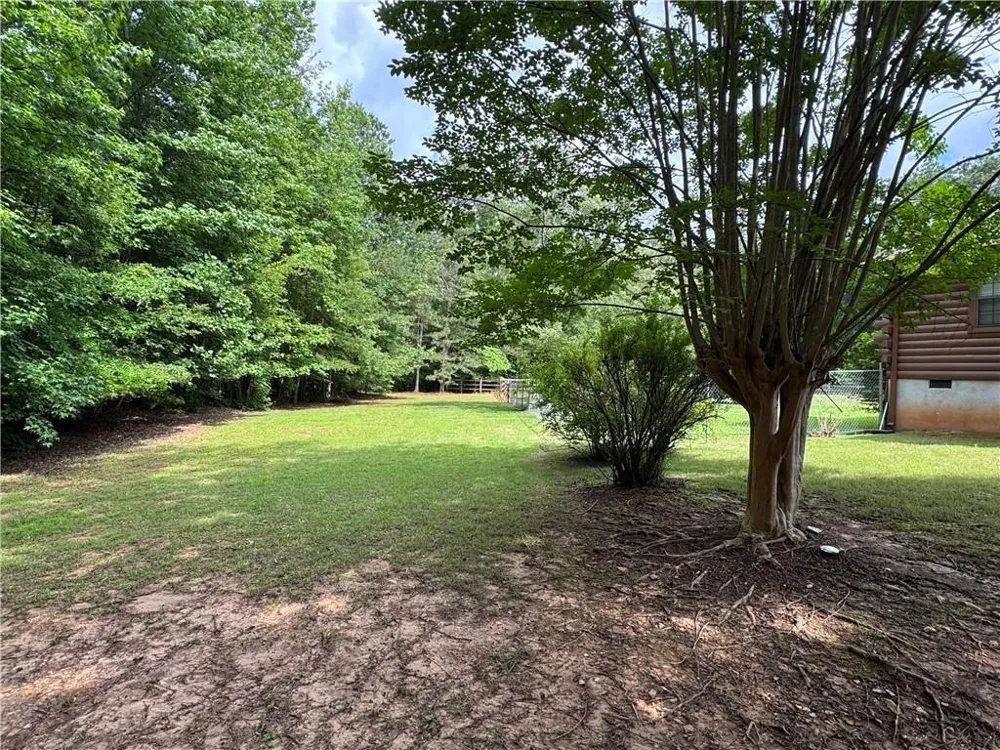 8911 Daerwater Drive Winston, GA 30187