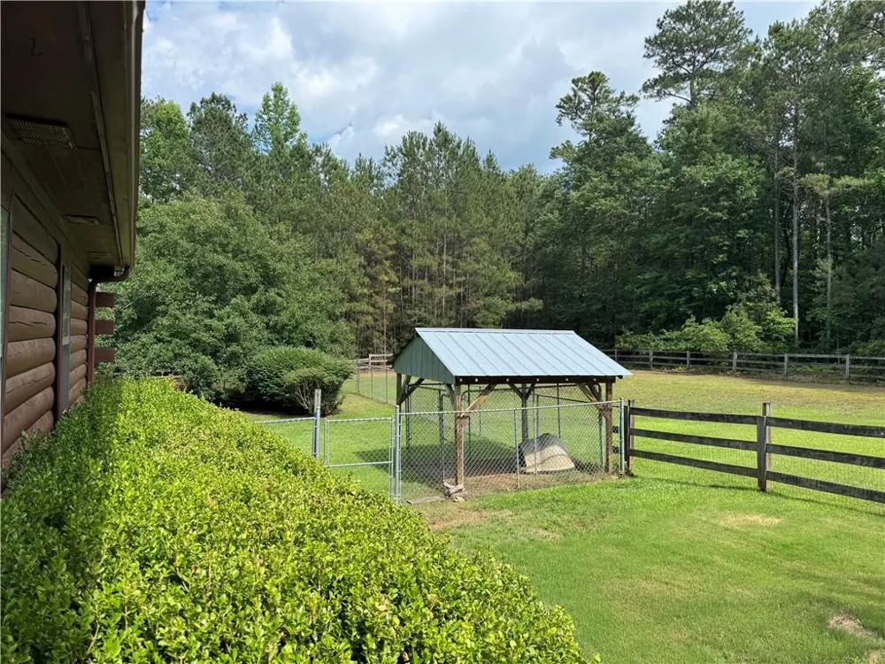 8911 Daerwater Drive Winston, GA 30187