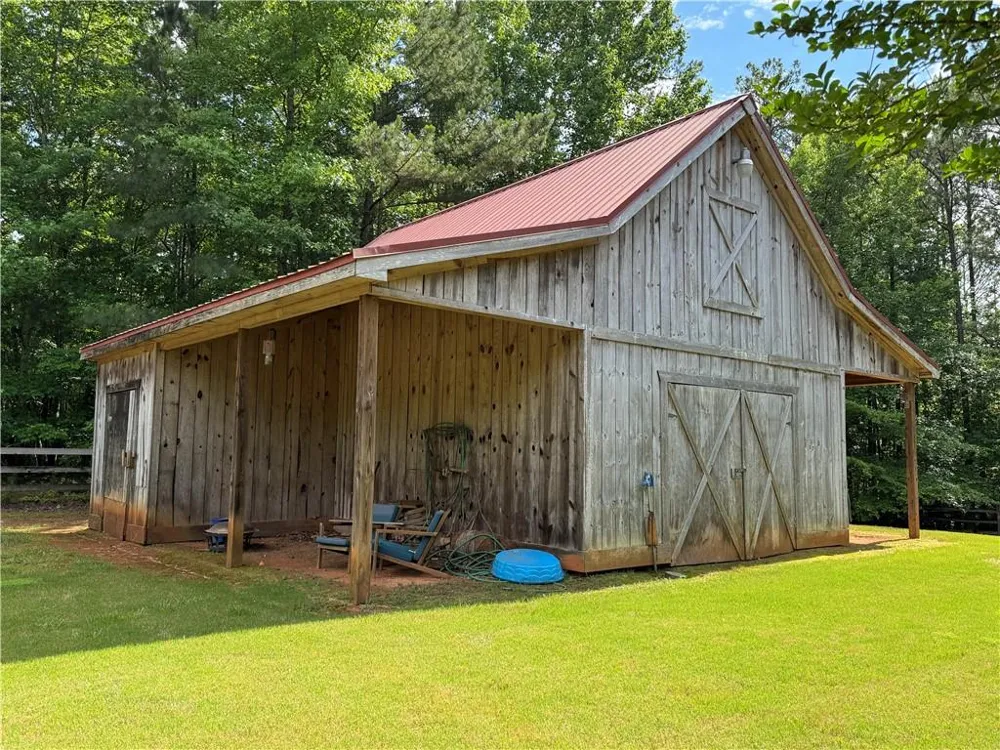 8911 Daerwater Drive Winston, GA 30187