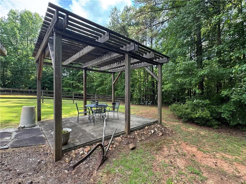 8911 Daerwater Drive Winston, GA 30187