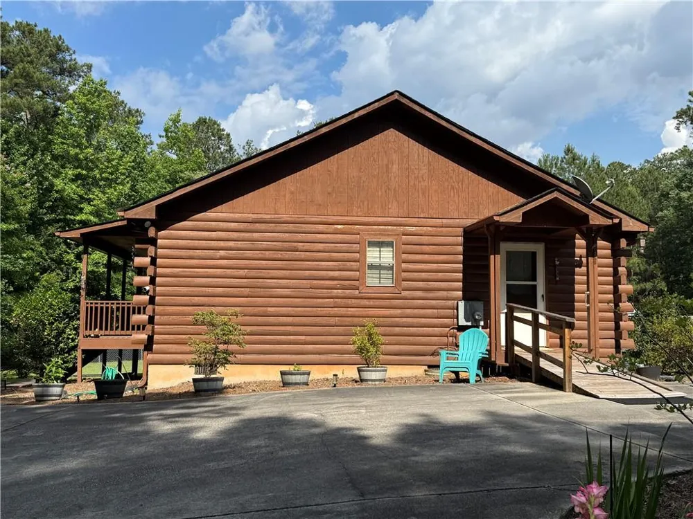 8911 Daerwater Drive Winston, GA 30187