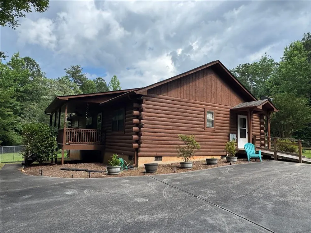 8911 Daerwater Drive Winston, GA 30187