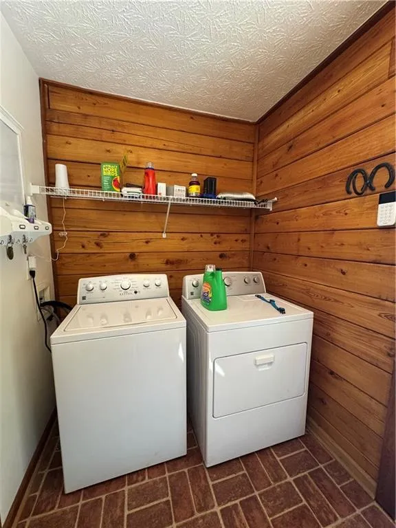 8911 Daerwater Drive Winston, GA 30187