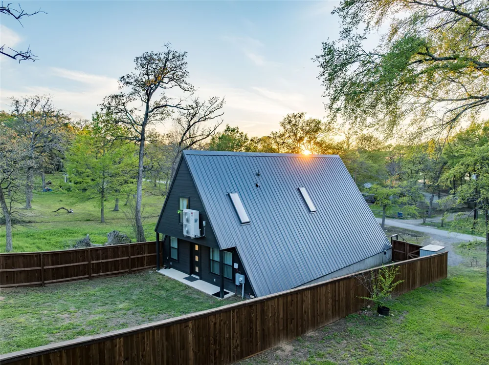 1219 Whispering Springs Drive Tool, TX 75143