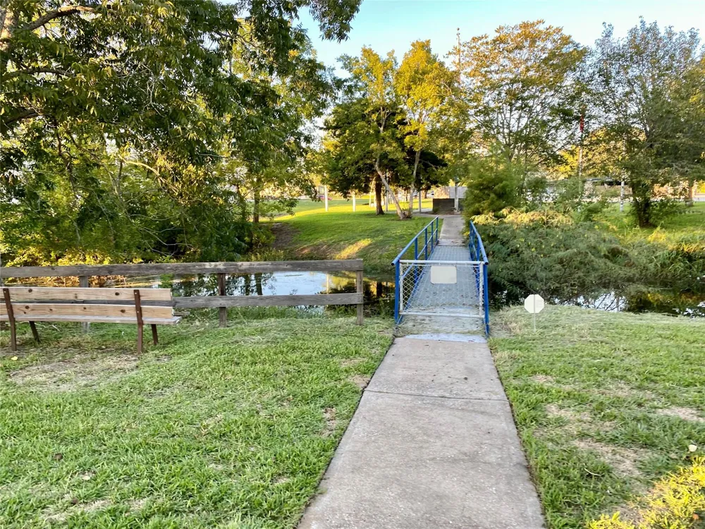 2609 Hughes Road Dickinson, TX 77539