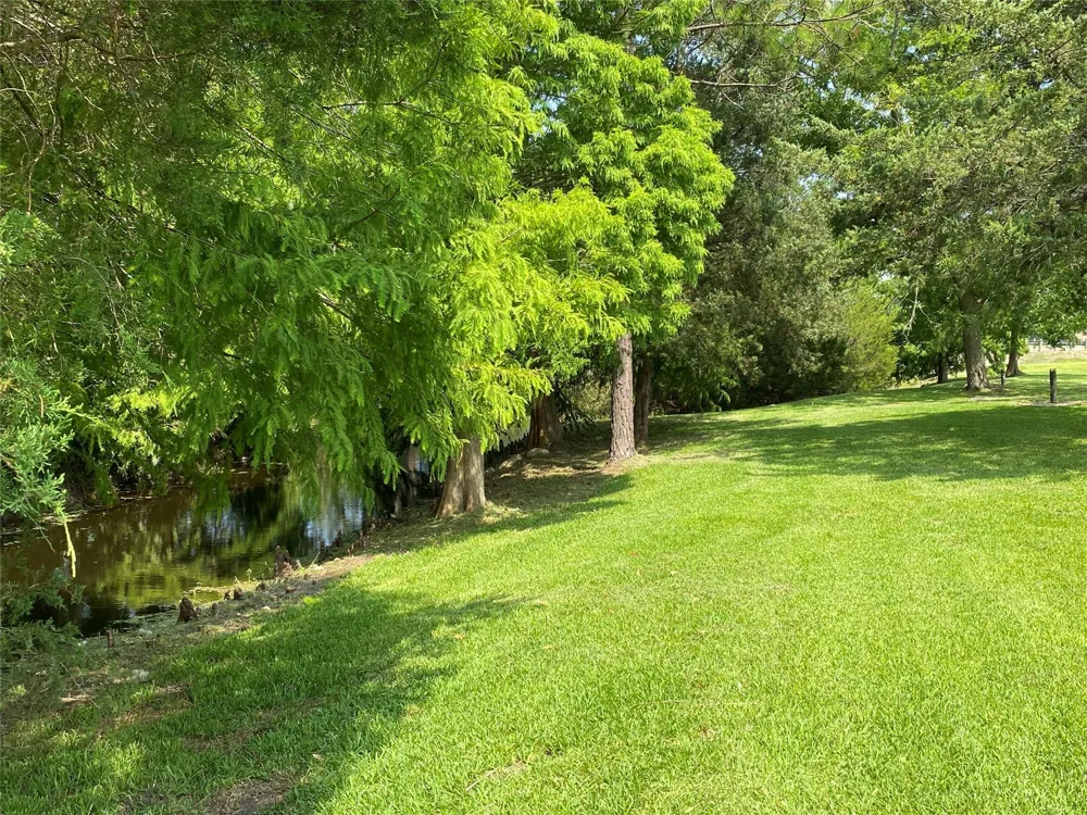 2609 Hughes Road Dickinson, TX 77539