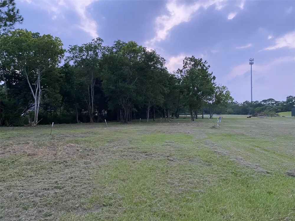 2609 Hughes Road Dickinson, TX 77539