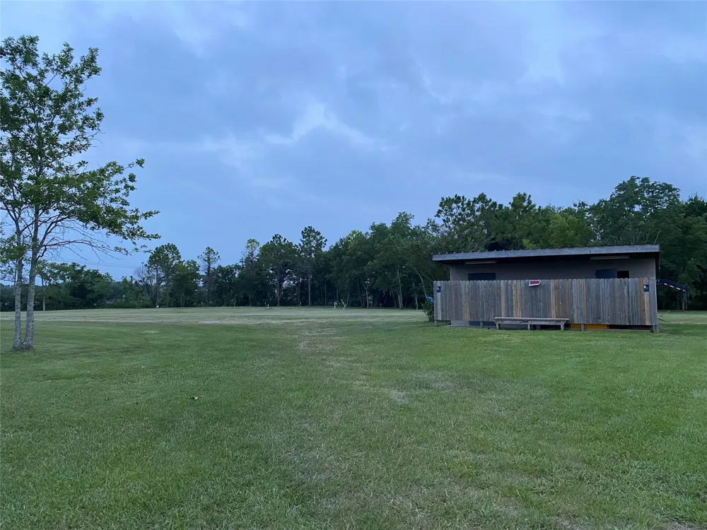 2609 Hughes Road Dickinson, TX 77539