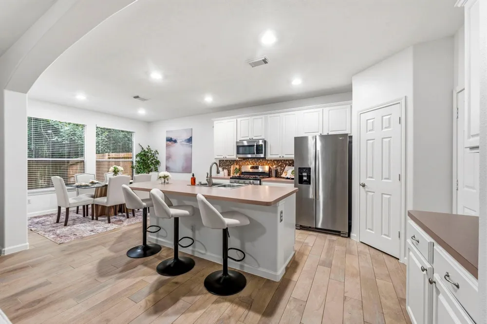 103 Ledgestone Place The Woodlands, TX 77382