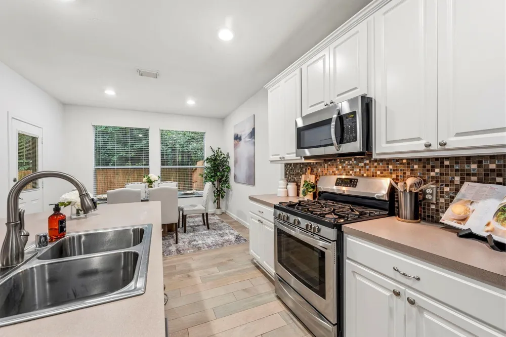 103 Ledgestone Place The Woodlands, TX 77382