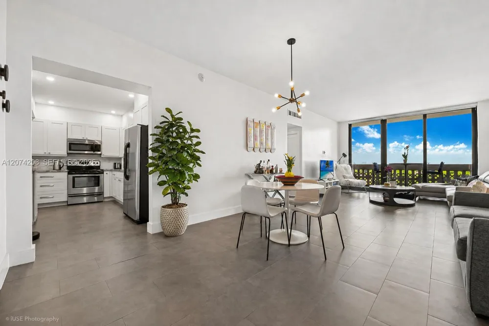 90 Edgewater Dr #PH11 Coral Gables, FL 33133