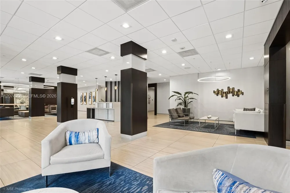 90 Edgewater Dr #PH11 Coral Gables, FL 33133