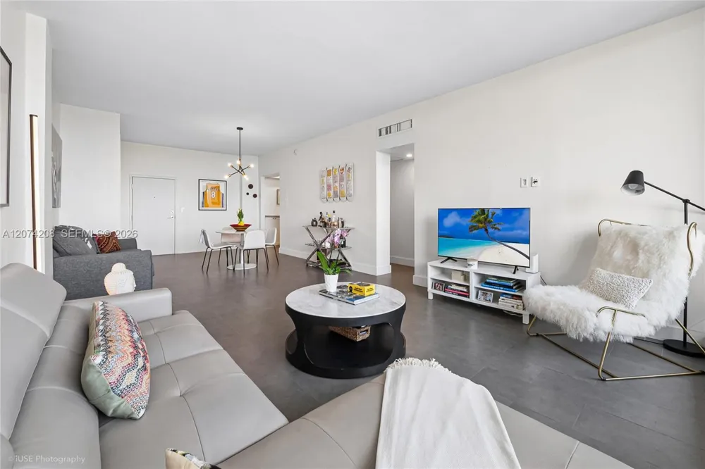 90 Edgewater Dr #PH11 Coral Gables, FL 33133