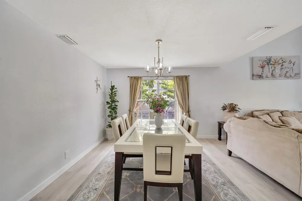 5456 NW 44th Way Coconut Creek, FL 33073