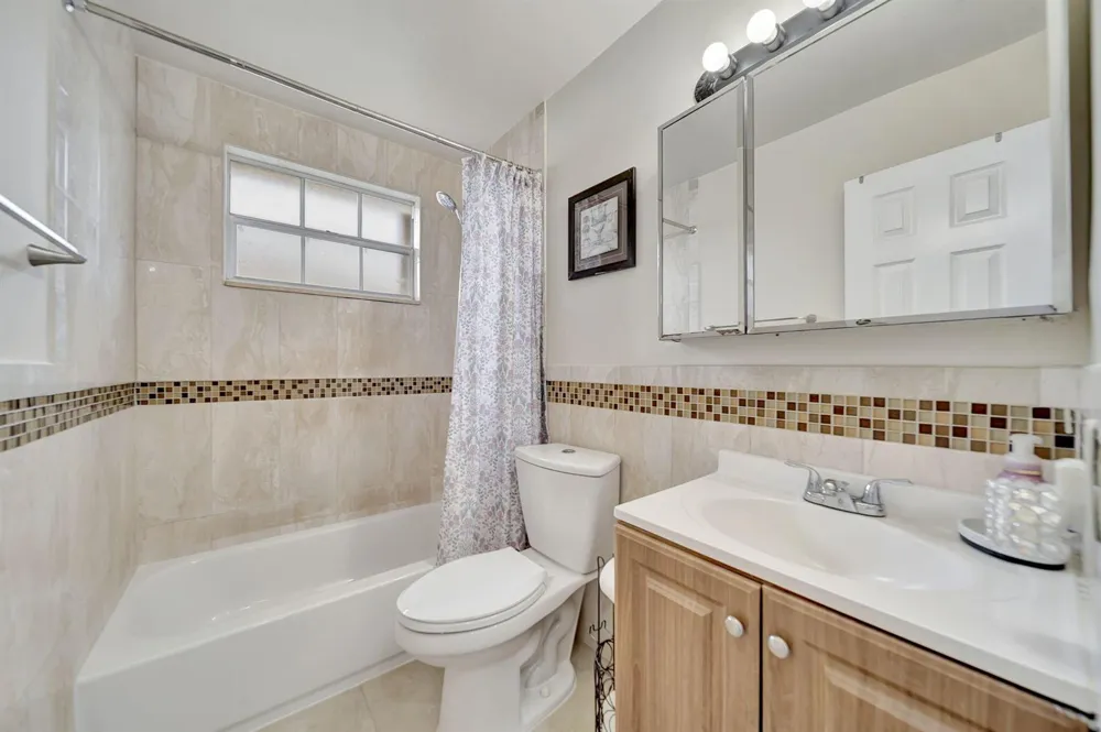 5456 NW 44th Way Coconut Creek, FL 33073