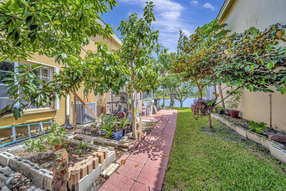 5456 NW 44th Way Coconut Creek, FL 33073