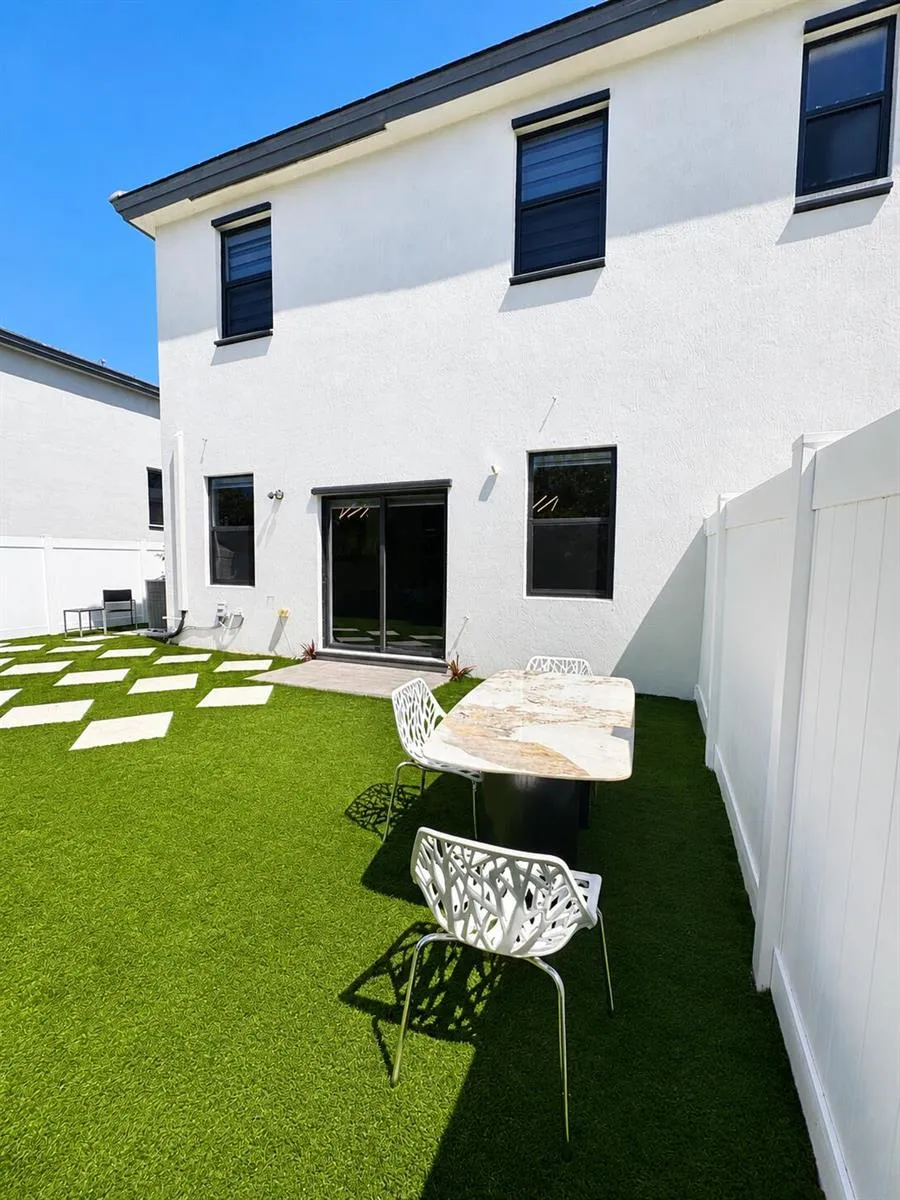 424 NW 203RD TERRACE Miami Gardens, FL 33169