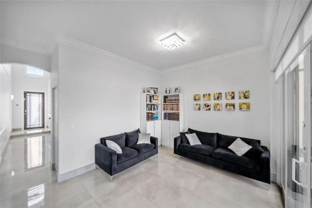 4916 SW 38th Way Fort Lauderdale, FL 33312