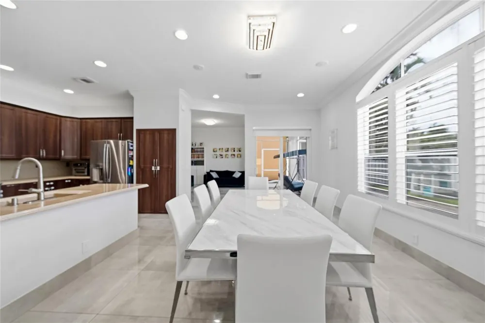 4916 SW 38th Way Fort Lauderdale, FL 33312