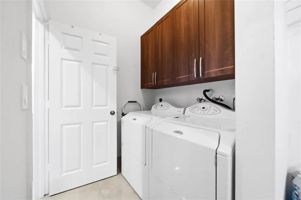 4916 SW 38th Way Fort Lauderdale, FL 33312