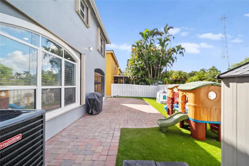 4916 SW 38th Way Fort Lauderdale, FL 33312
